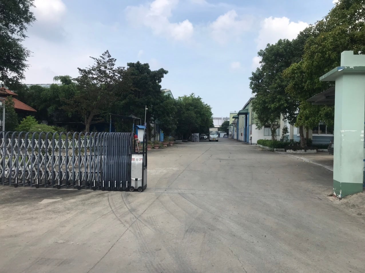 Outside of the company (4)